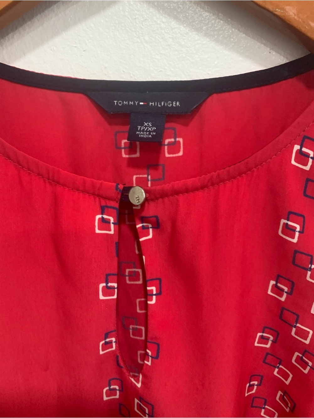 Tommy Hilfiger Coral-Pink Sleeveless Tank with Navy Contrast Hem - Picture 5 of 5